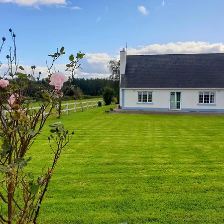 Semesterbostad Solas Na Gealai, Entire House, Sleeps 8 Mountshannon