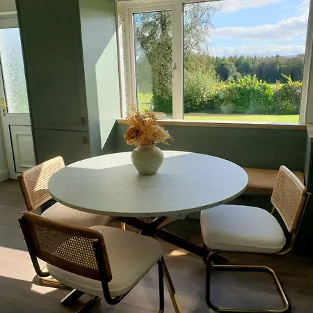 بيت للعطل Solas Na Gealai, Entire House, Sleeps 8 Mountshannon