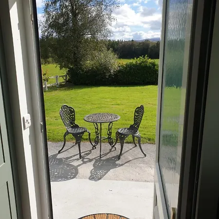 Solas Na Gealai, Entire House, Sleeps 8 Mountshannon