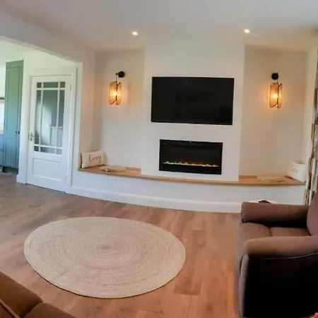 Solas Na Gealai, Entire House, Sleeps 8