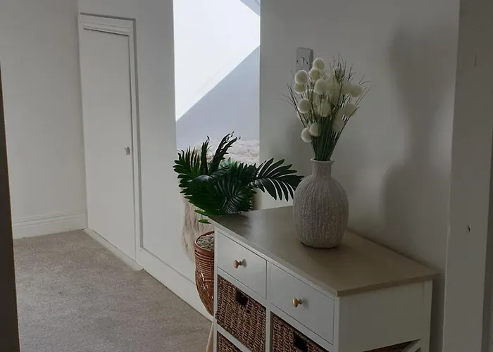 Solas Na Gealai, Entire House, Sleeps 8 Mountshannon