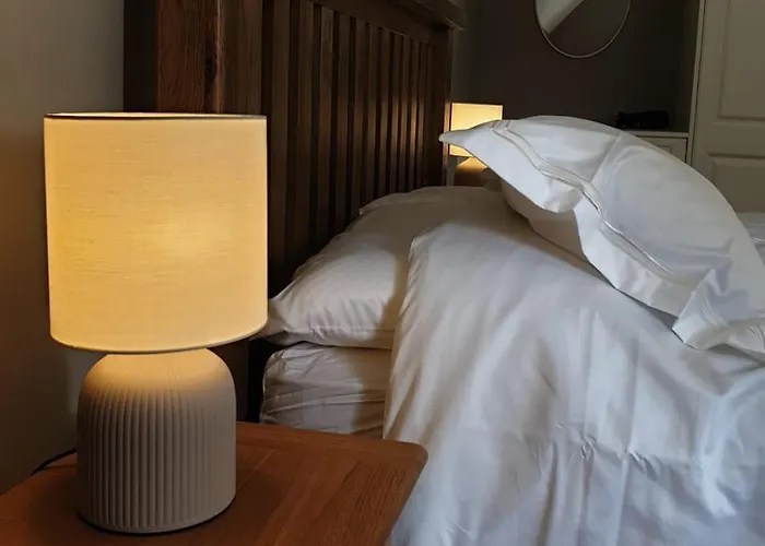 Solas Na Gealai, Entire House, Sleeps 8 * Mountshannon