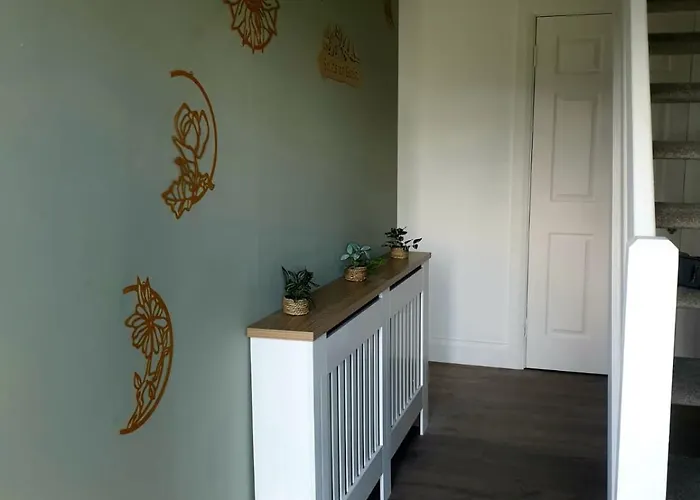 Solas Na Gealai, Entire House, Sleeps 8 * Mountshannon