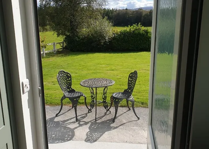 Solas Na Gealai, Entire House, Sleeps 8 Mountshannon